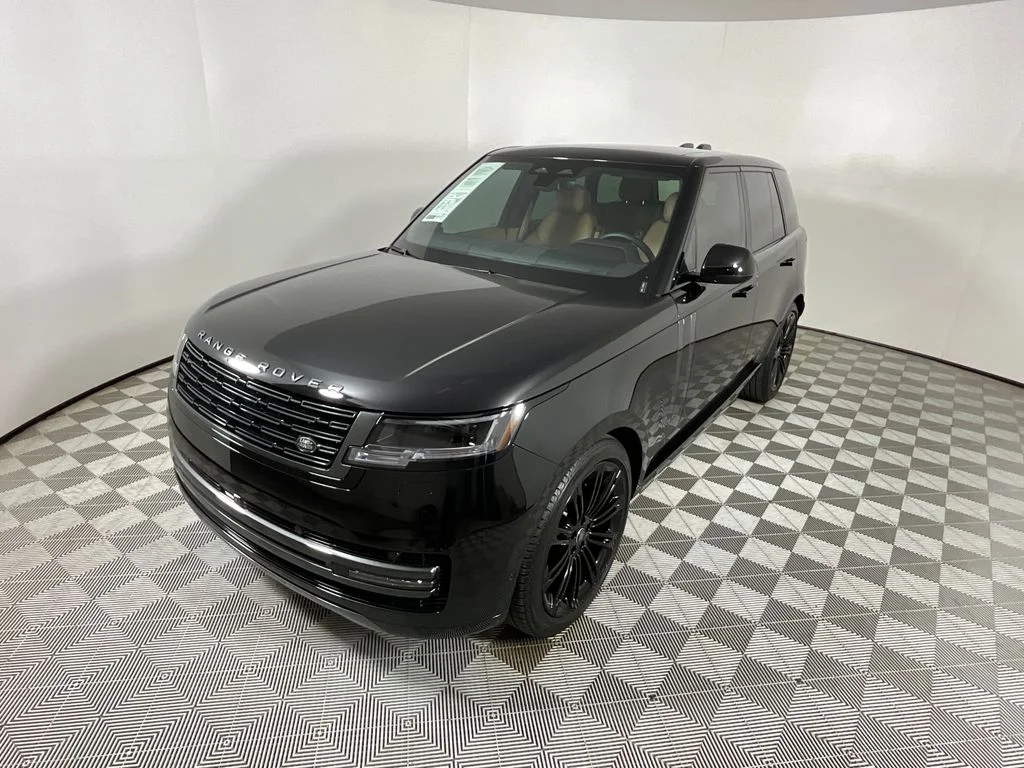 Used 2024 Black Land Rover SE image 9
