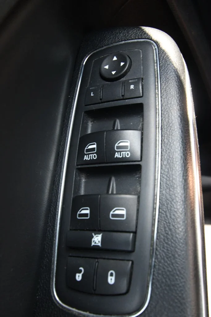 Used 2017 Gray Chrysler Limited image 23
