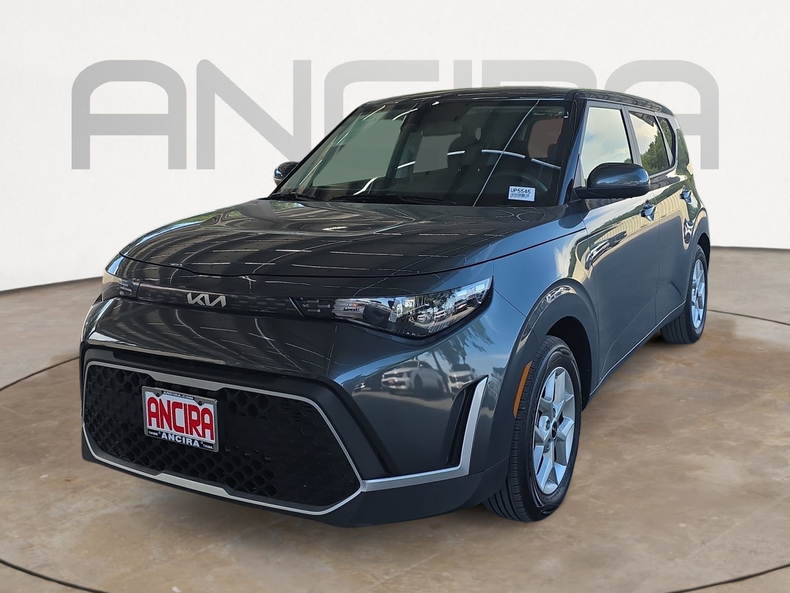 Certified Used 2025 Gravity Gray Kia LX image 4