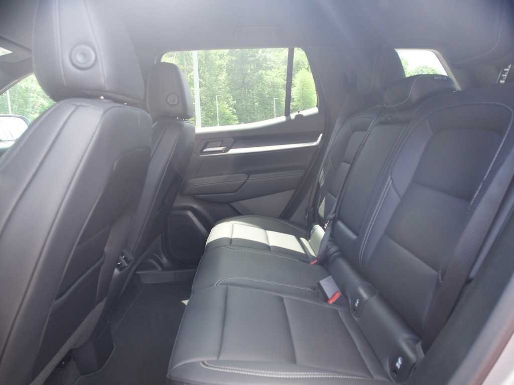 New 2026 Sterling Metallic GMC Elevation image 14