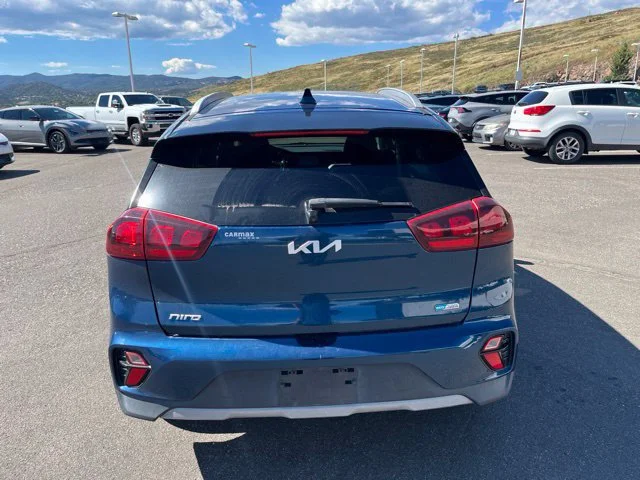 Used 2022 Deep Cerulean Kia LXS image 9