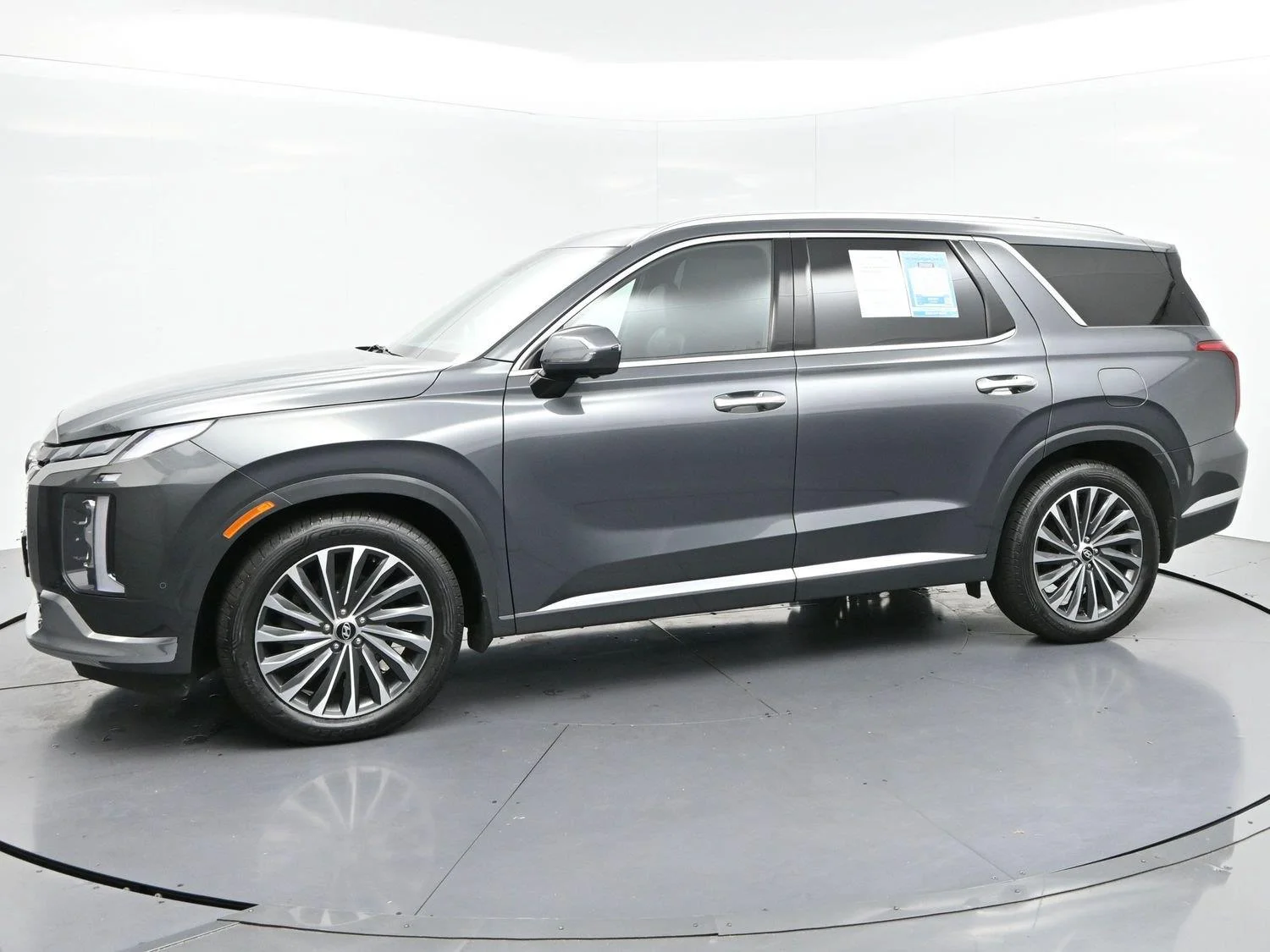 Used 2023 Steel Graphite Hyundai Calligraphy image 3