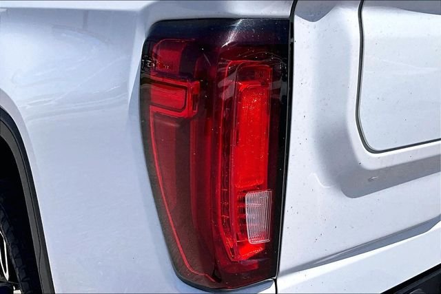 Used 2022 White GMC AT4 image 30