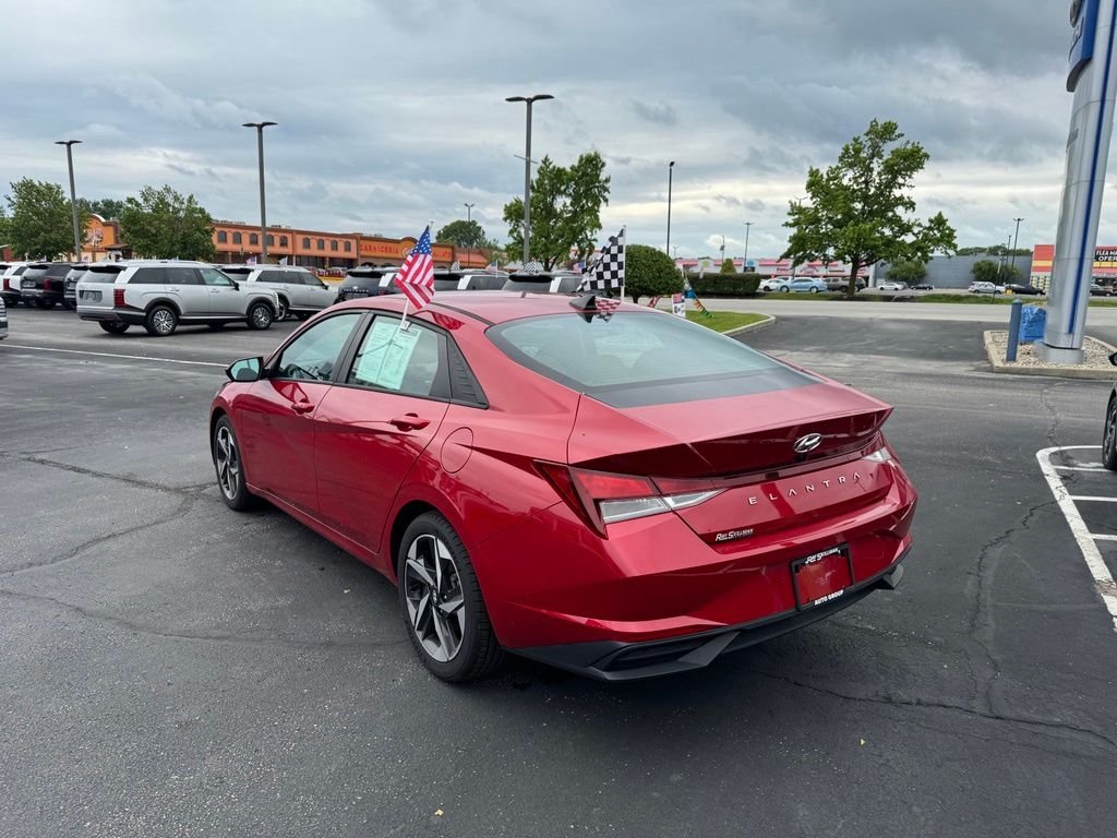 Used 2023 Scarlet Red Hyundai SEL image 5