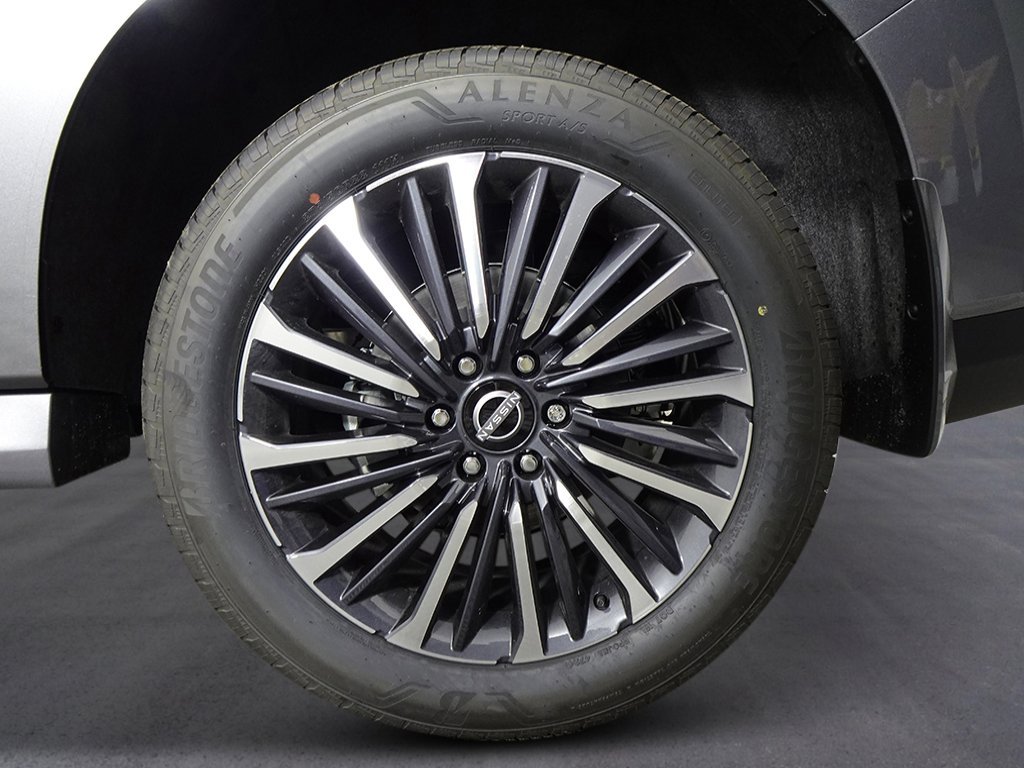 New 2026 Gun Metallic / Super Black Two-tone Nissan Platinum Reserve image 6