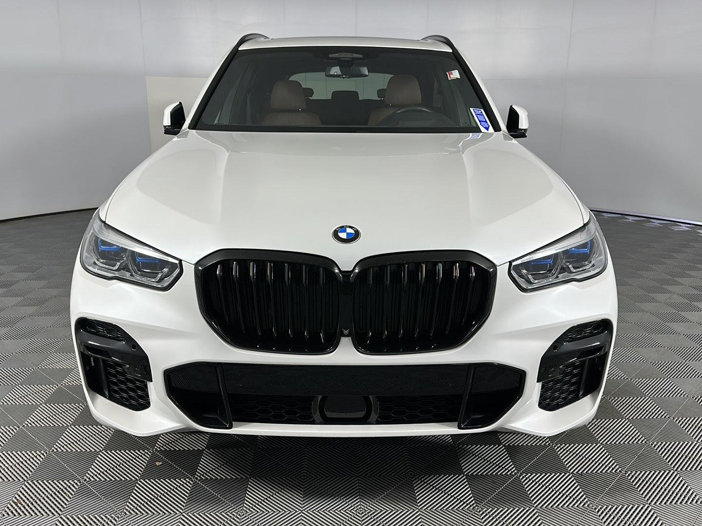 Used 2022 Mineral White Metallic BMW xDrive40i image 4