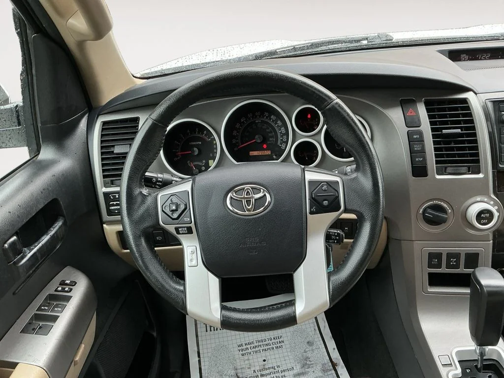 Used 2014 White Toyota SR5 image 11