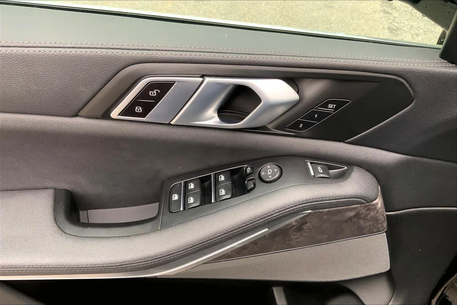 Certified Used 2019 Jet Black BMW xDrive40i image 69