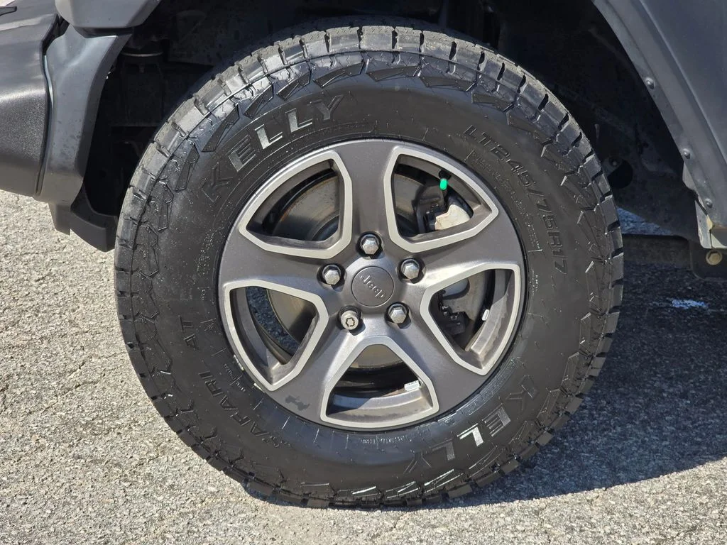 Used 2018 Gray Jeep Unlimited Sport S image 22