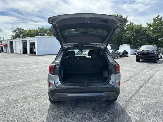 Used 2026 Silver GMC AT4 image 22