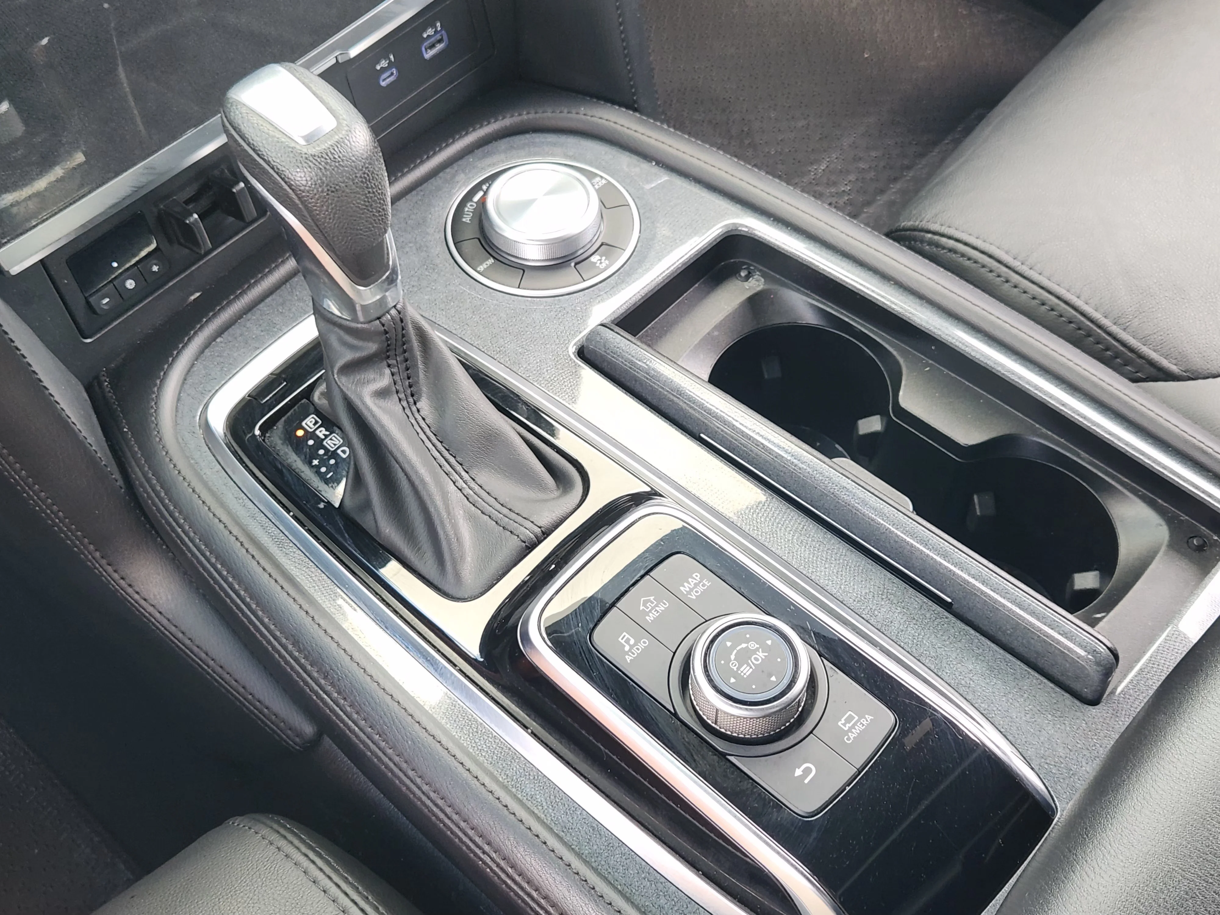 Used 2023 Aspen White Tricoat Nissan SL image 20