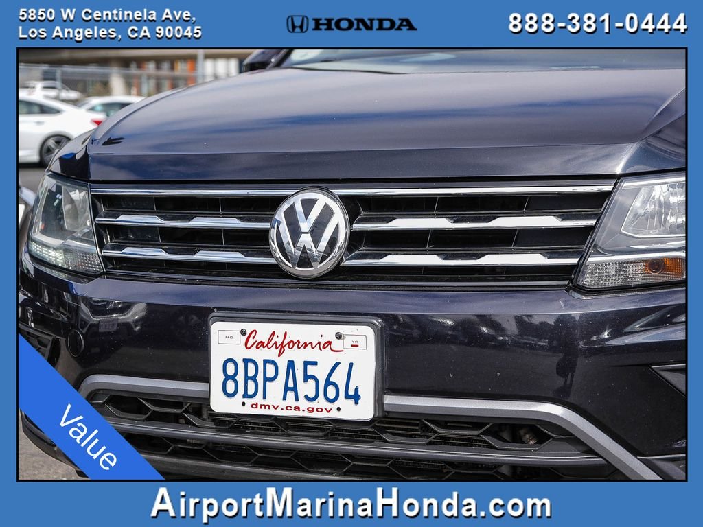Used 2018 Pearl Metallic Volkswagen 2.0T SEL image 18