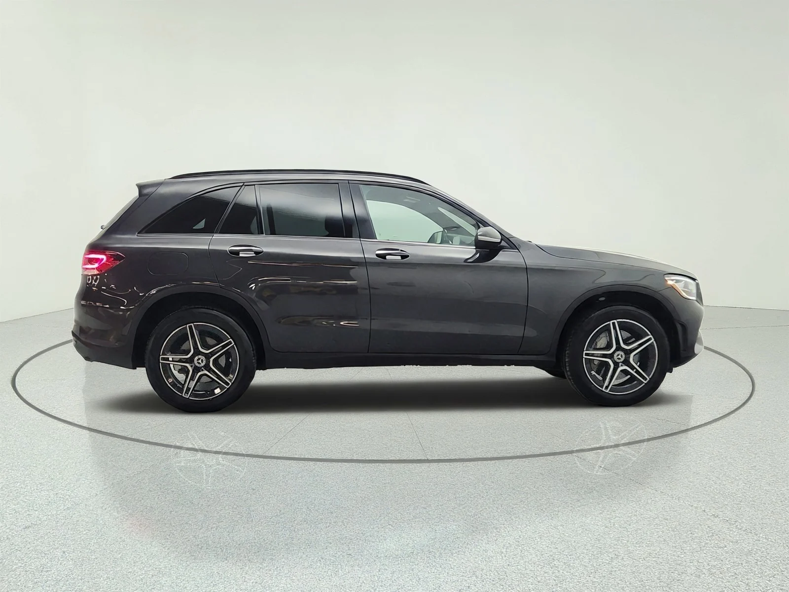 Used 2022 Graphite Grey Metallic Mercedes-Benz GLC 300 SUV image 4