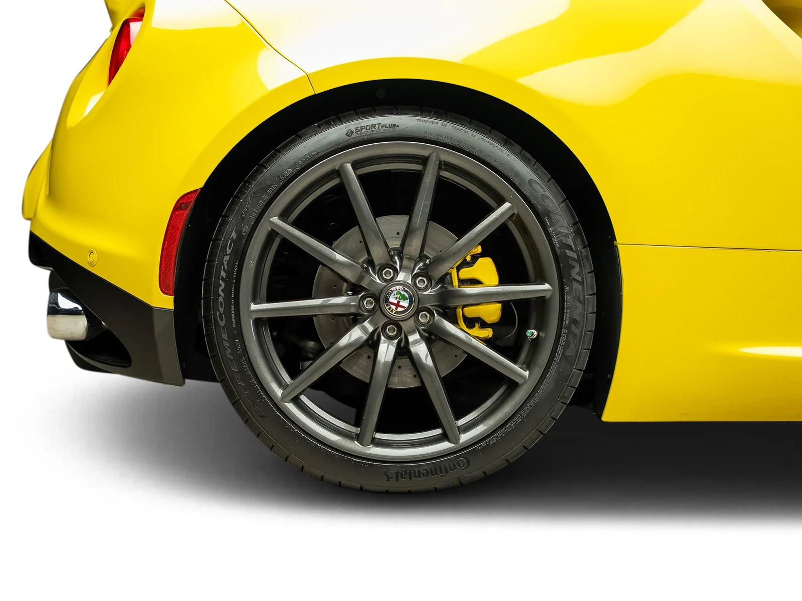 Used 2016 Yellow Alfa Romeo Base image 32