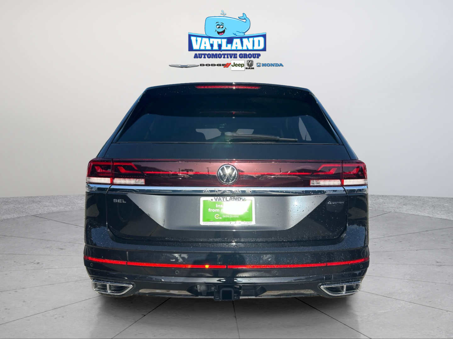 Used 2024 Black Volkswagen 2.0T SEL Premium R-Line image 4