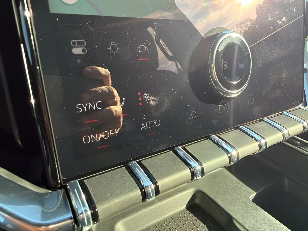 New 2027 Summit White GMC Elevation image 37