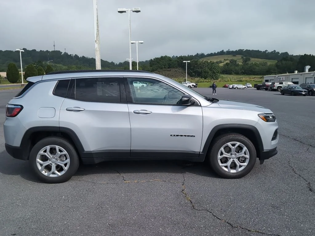 Certified Used 2024 Silver Jeep Latitude image 4