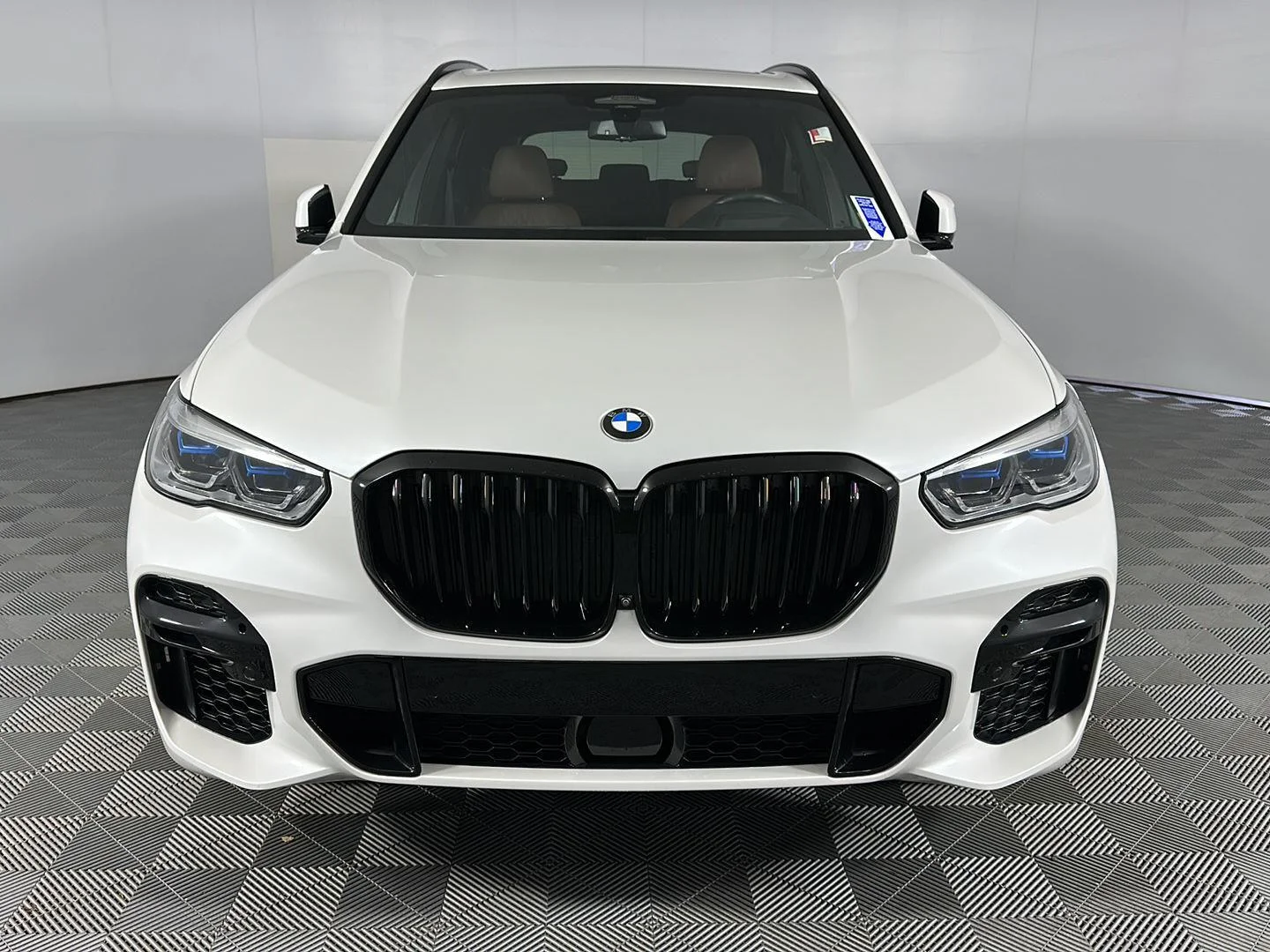 Used 2022 Mineral White Metallic BMW xDrive40i image 4