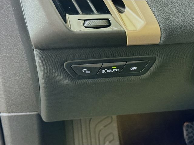 2026 BMW iX 45 - Photo 10