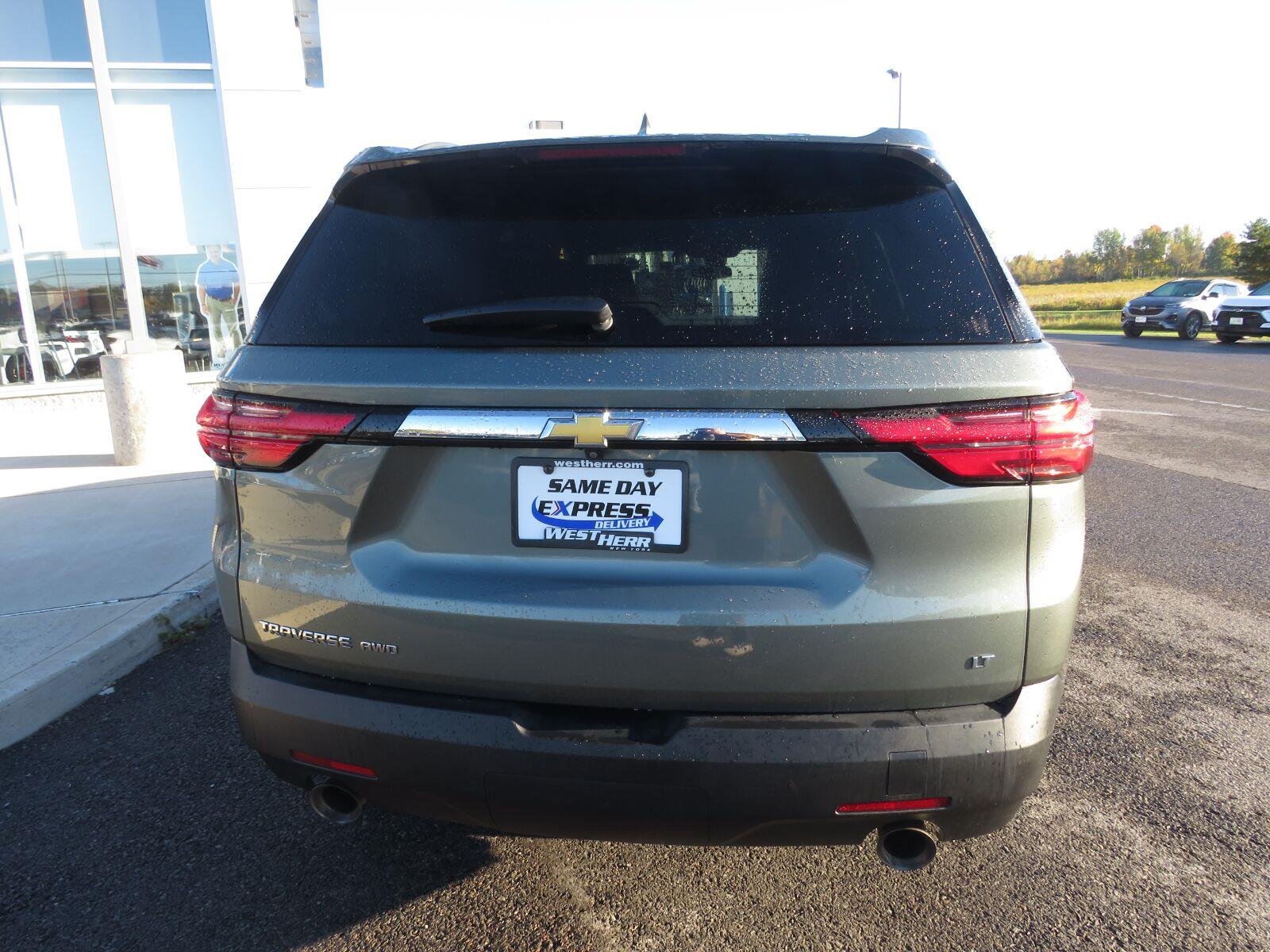 Used 2023 Silver Sage Metallic Chevrolet LT Cloth image 8