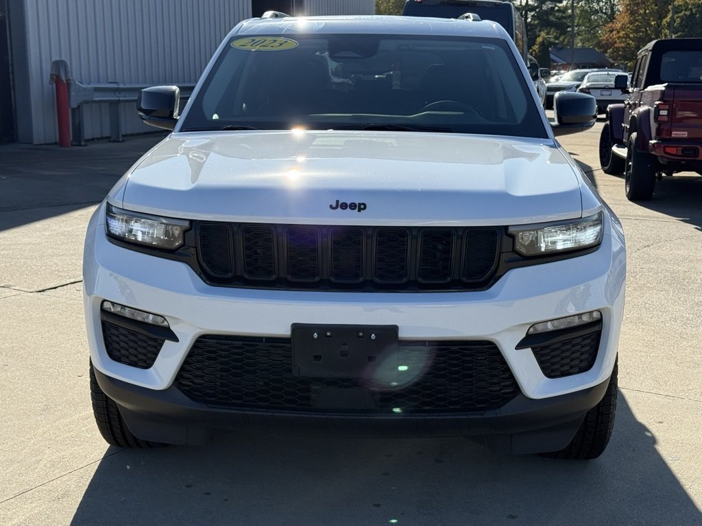 2023 Jeep Grand Cherokee Limited photo 2