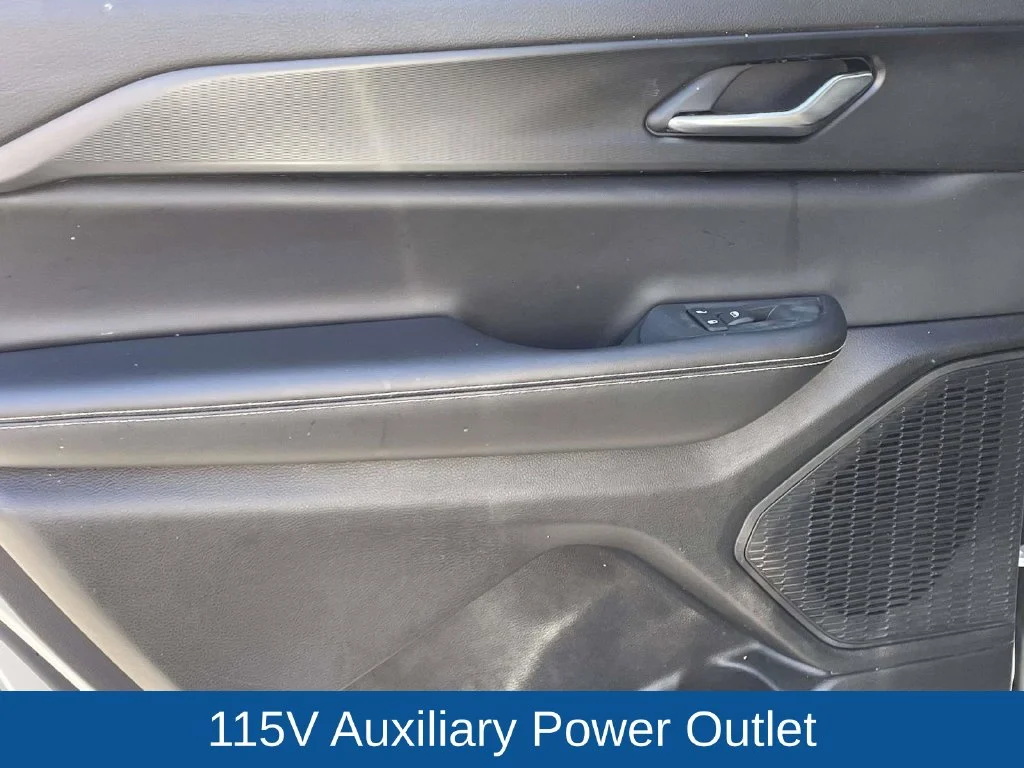 Used 2024 Silver Jeep Altitude X image 18