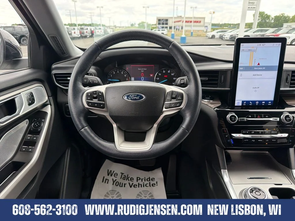 Used 2023 White Ford Limited image 16