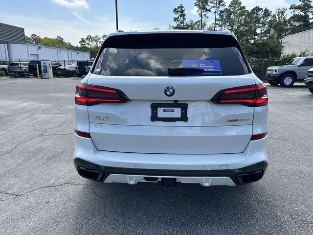 Used 2021 White BMW xDrive45e image 27