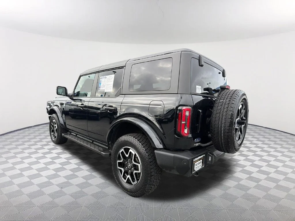 Used 2024 Black Ford Outer Banks image 7