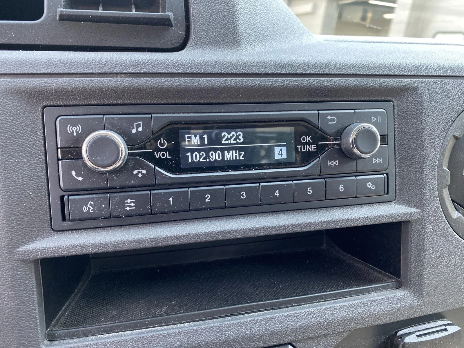 Used 2025 Wh Ford  image 16