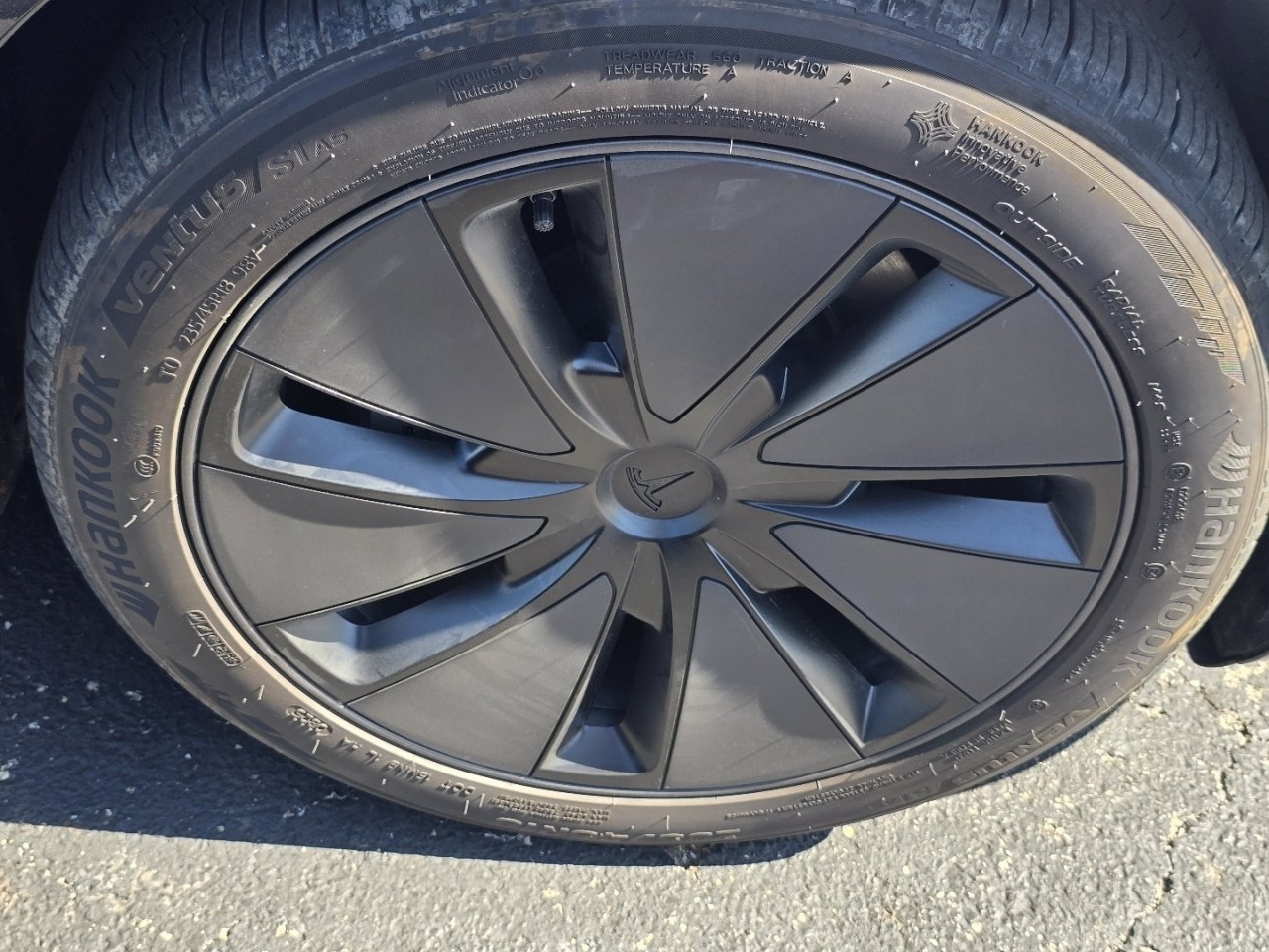 Used 2025  Tesla Long Range image 15