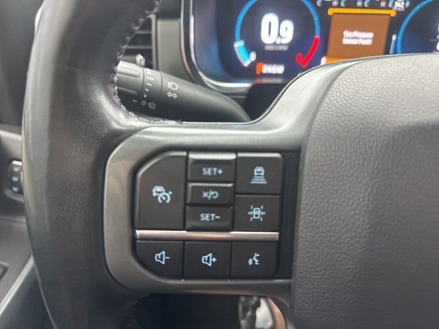 Used 2022  Ford Lariat image 6