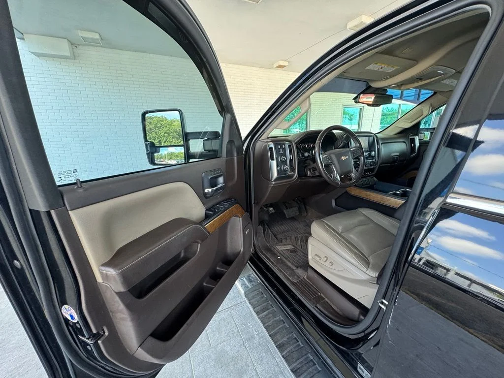 Used 2018 Black Chevrolet LTZ image 11