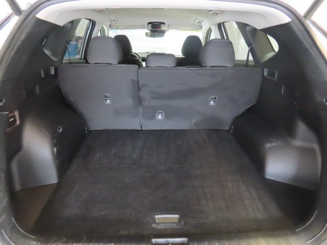 Used 2024 White Pearl Hyundai SEL image 31