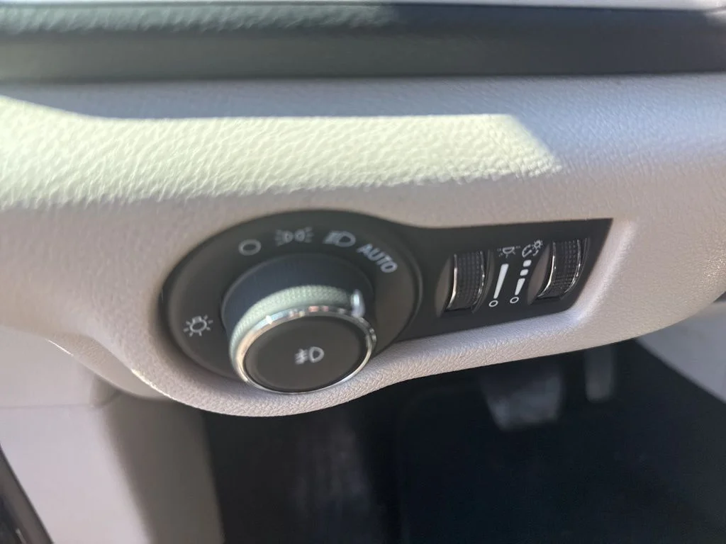 Used 2024 Diamond Black Chrysler Touring L image 26