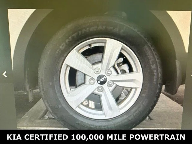 Used 2023 White Kia LX image 7