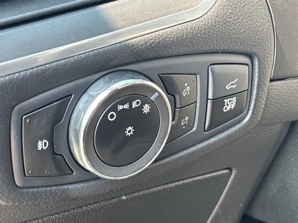 Used 2023 White Ford Titanium image 22