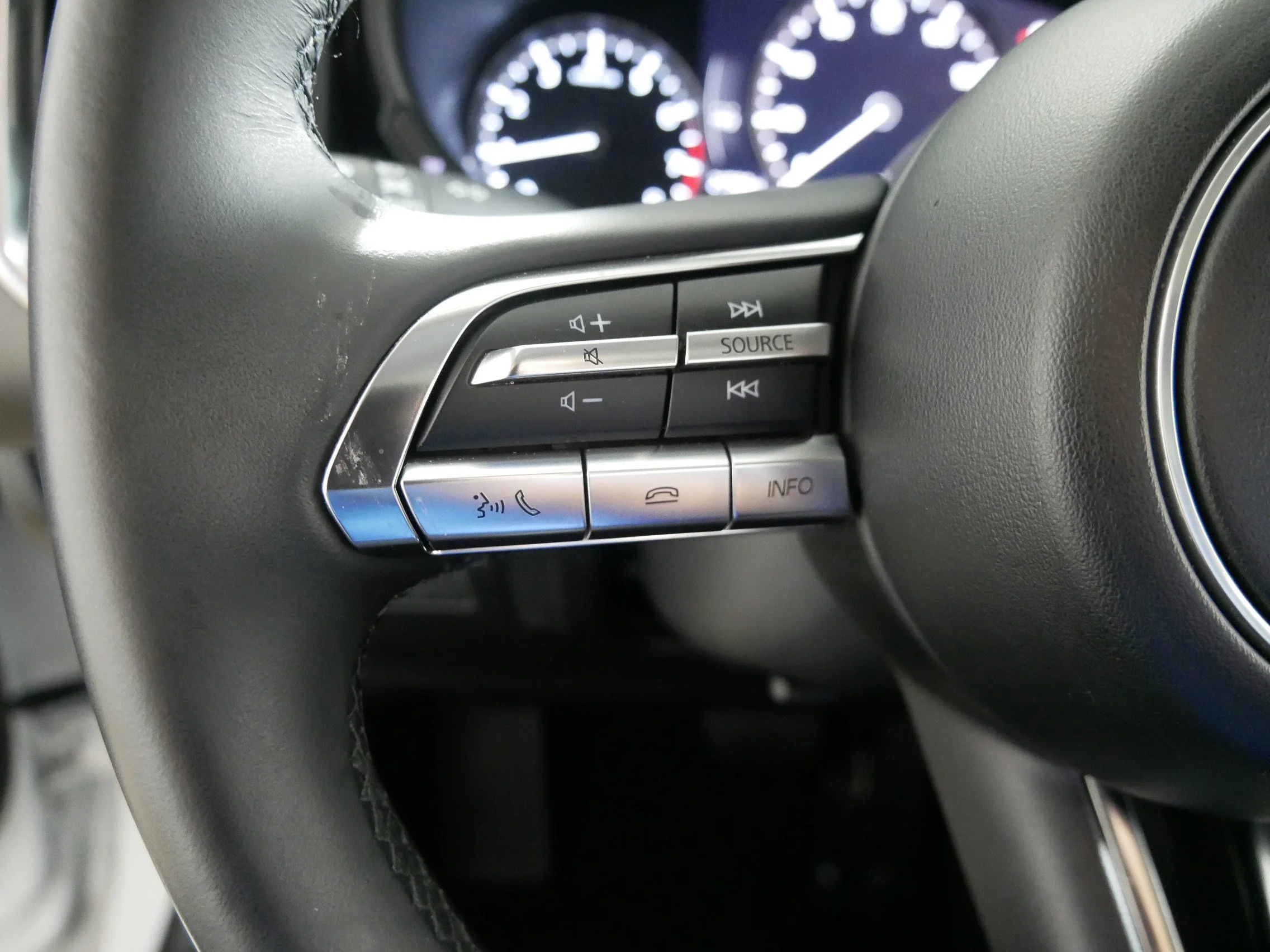 Used 2025 Wind Chill Pearl Mazda 2.5 S Premium Plus Package image 27