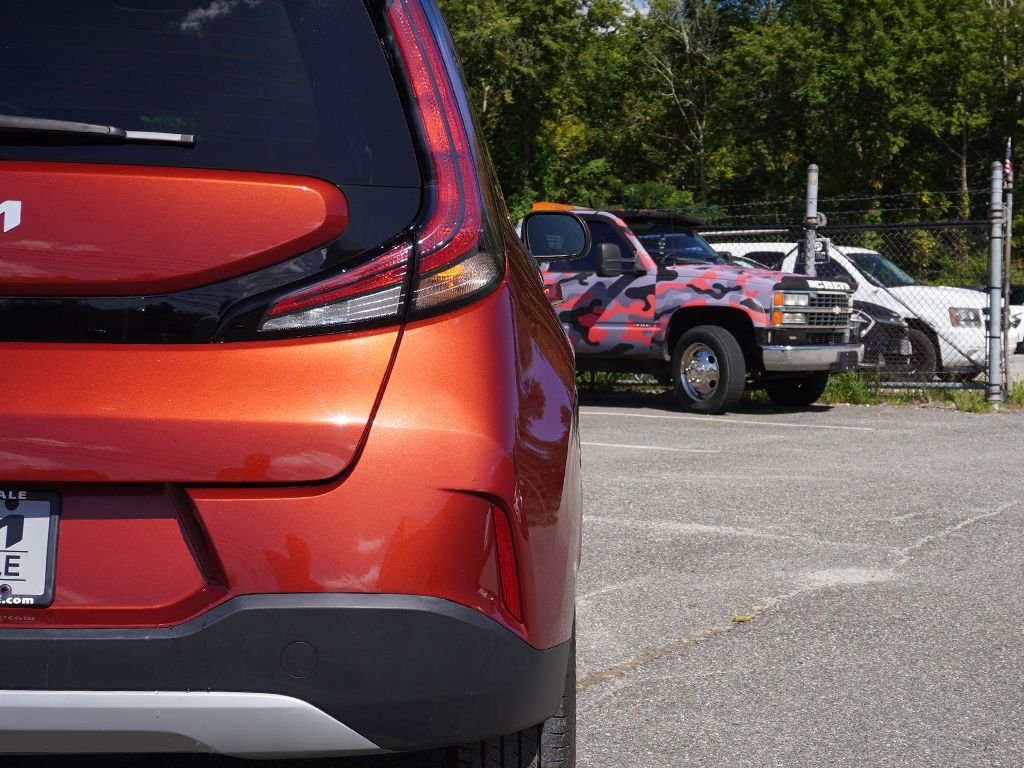 2025 Kia Soul LX - Photo 14