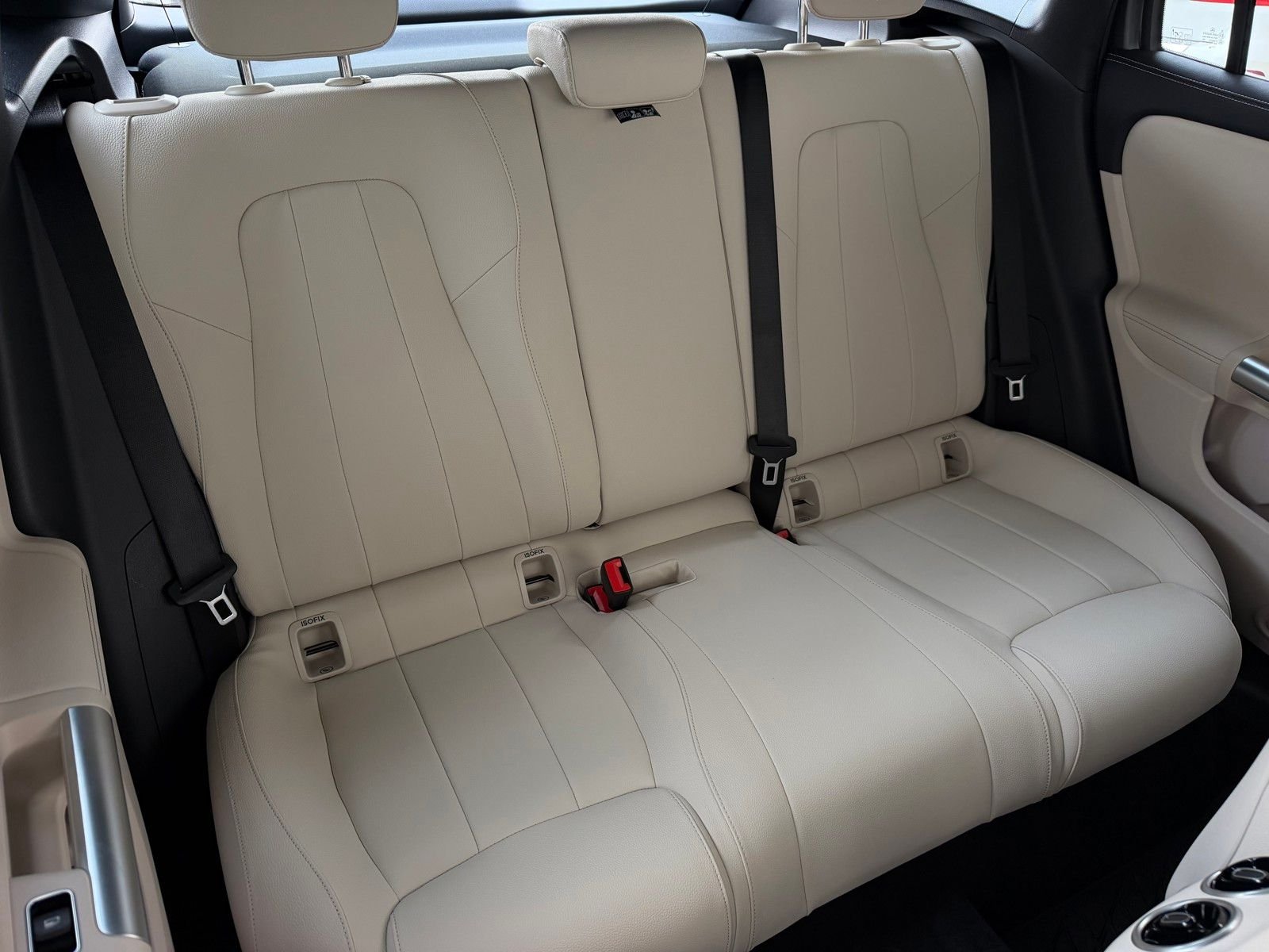 New 2026 Mountain Grey Metallic Mercedes-Benz GLA 250 image 16