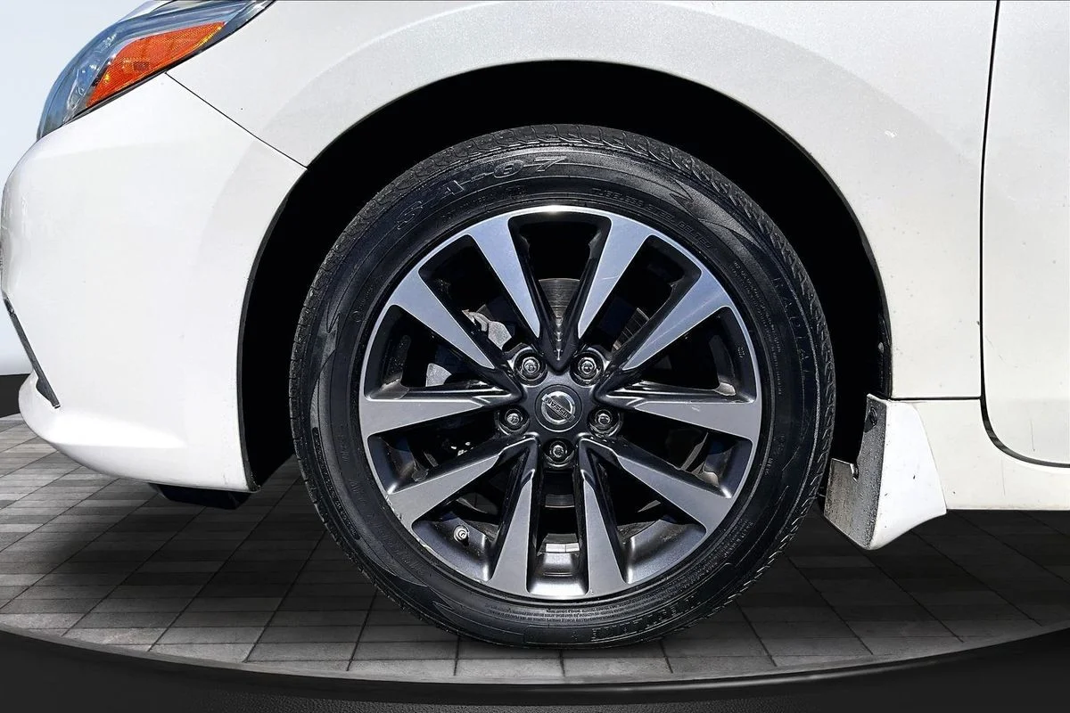 Used 2016 White Nissan 2.5 SV image 36