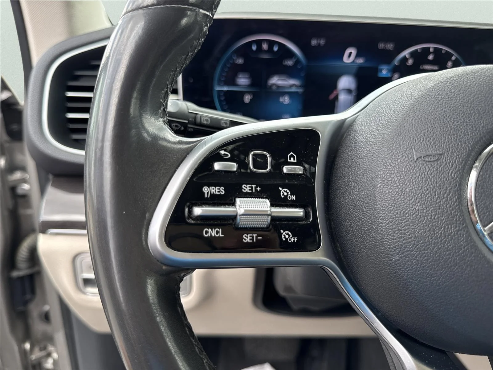 Used 2020 Iridium Silver Metallic Mercedes-Benz GLE 350 image 36