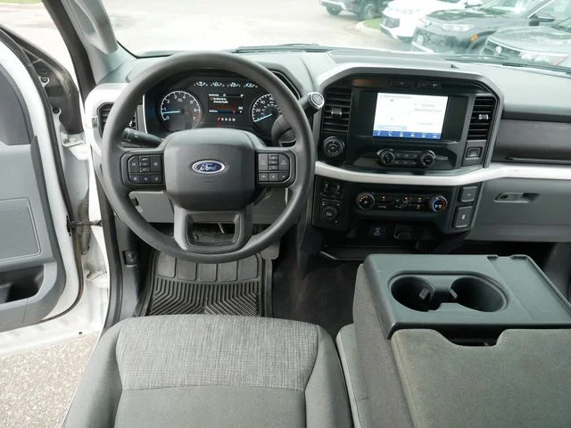 Used 2023 Oxford White Ford XLT image 21