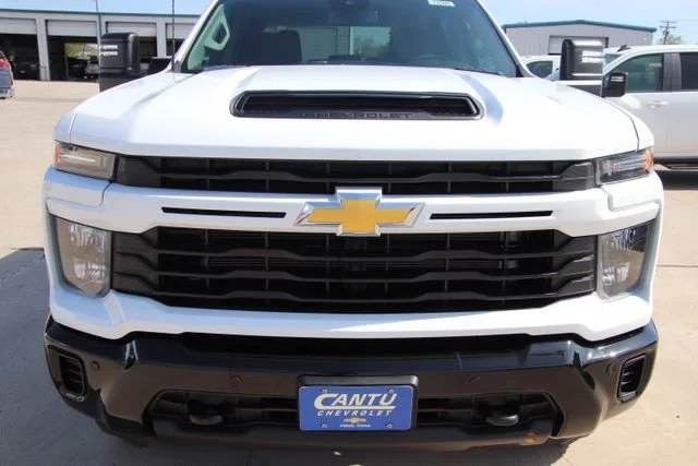 2026 Chevrolet Silverado 2500 HD Custom - Photo 4