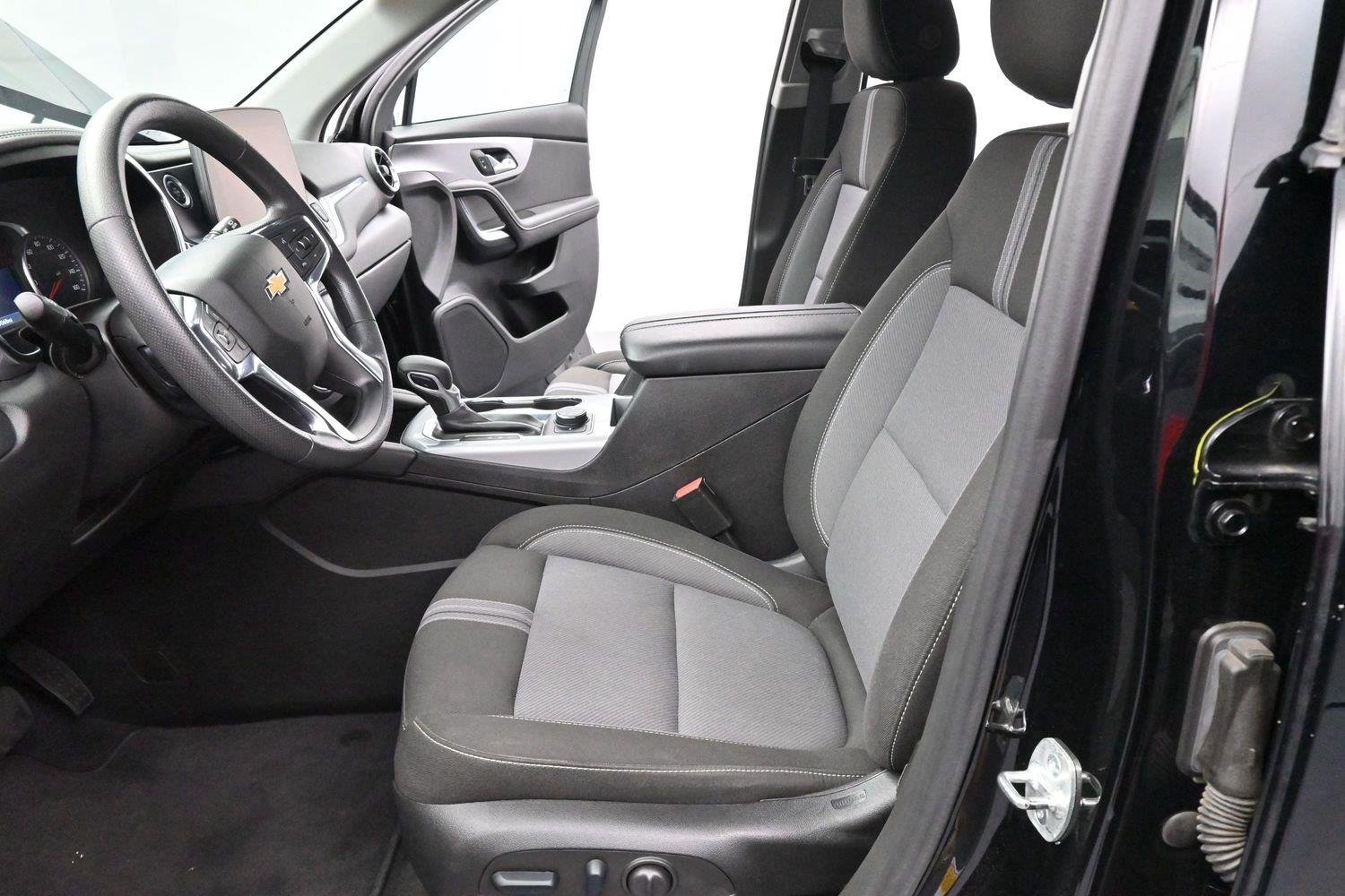 Used 2025 Black Chevrolet 2LT image 13