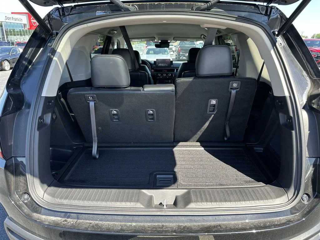 Used 2023 Black Honda EX-L image 29