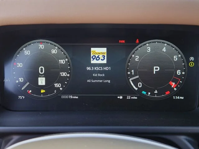 Used 2026 White Land Rover X-Dynamic SE image 11