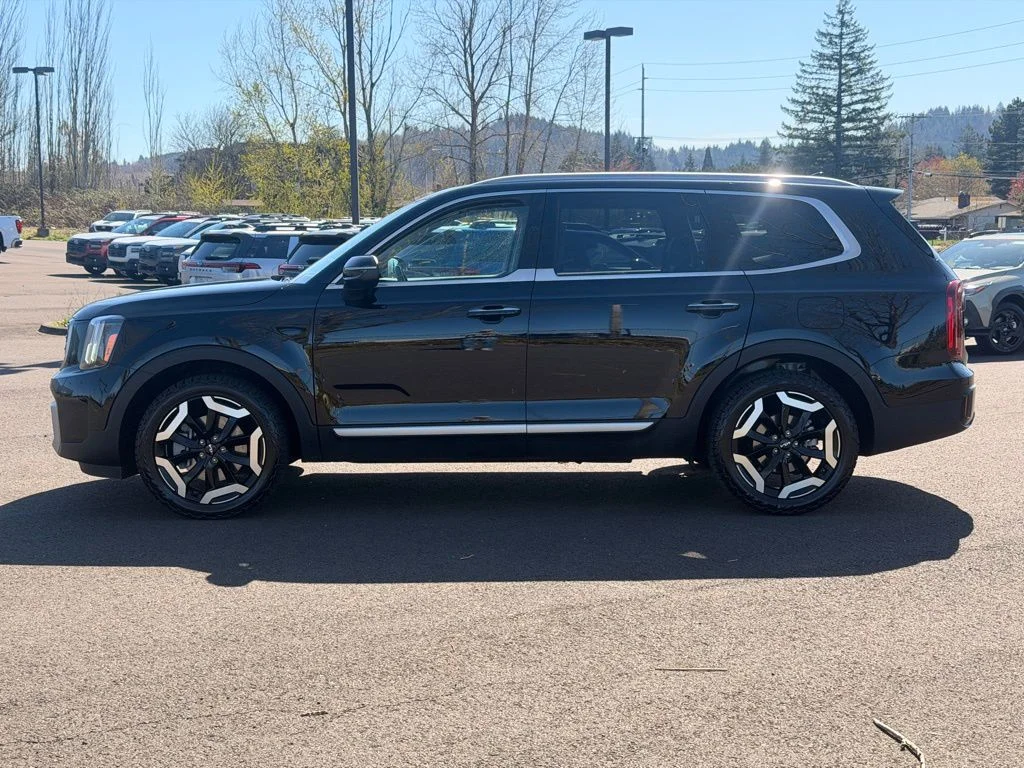 Used 2023 Ebony Black Kia S image 4