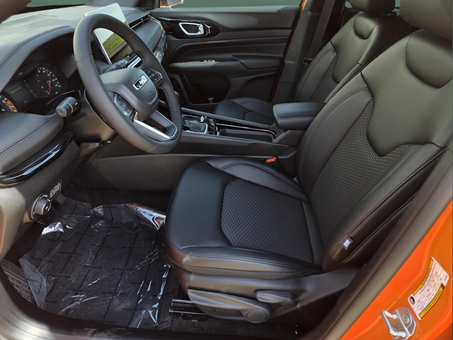 New 2026 Joose Exterior Paint Jeep Latitude image 13