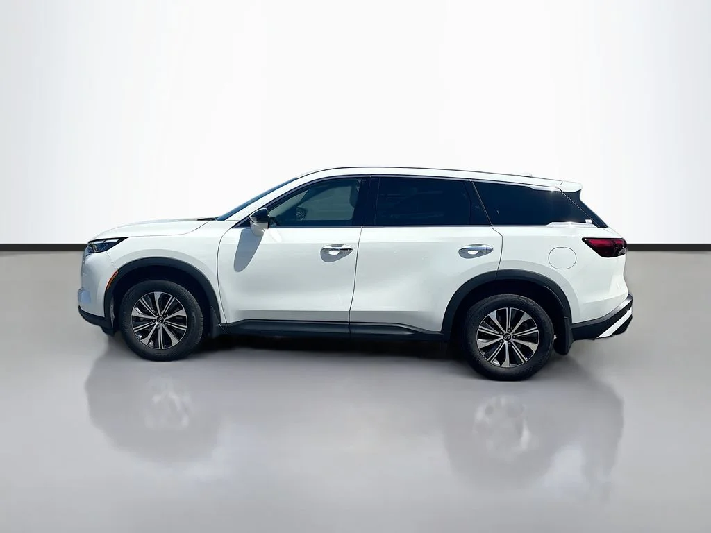 Used 2025 Glacier White INFINITI PURE image 6